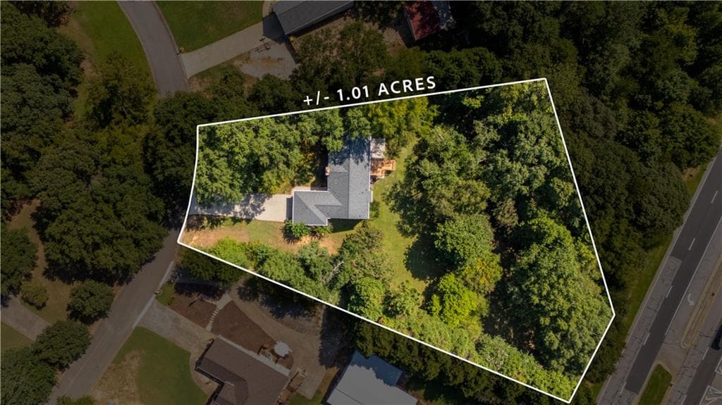 3 bedroom, 3 bathroom, 3,908 sq ft single family residence under contract at 337 Keys Drive, Braselton, GA 30517 — photo 8
