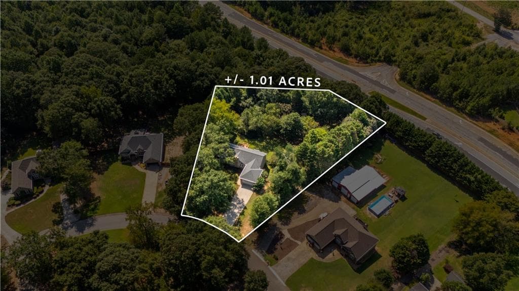 3 bedroom, 3 bathroom, 3,908 sq ft single family residence under contract at 337 Keys Drive, Braselton, GA 30517 — photo 9