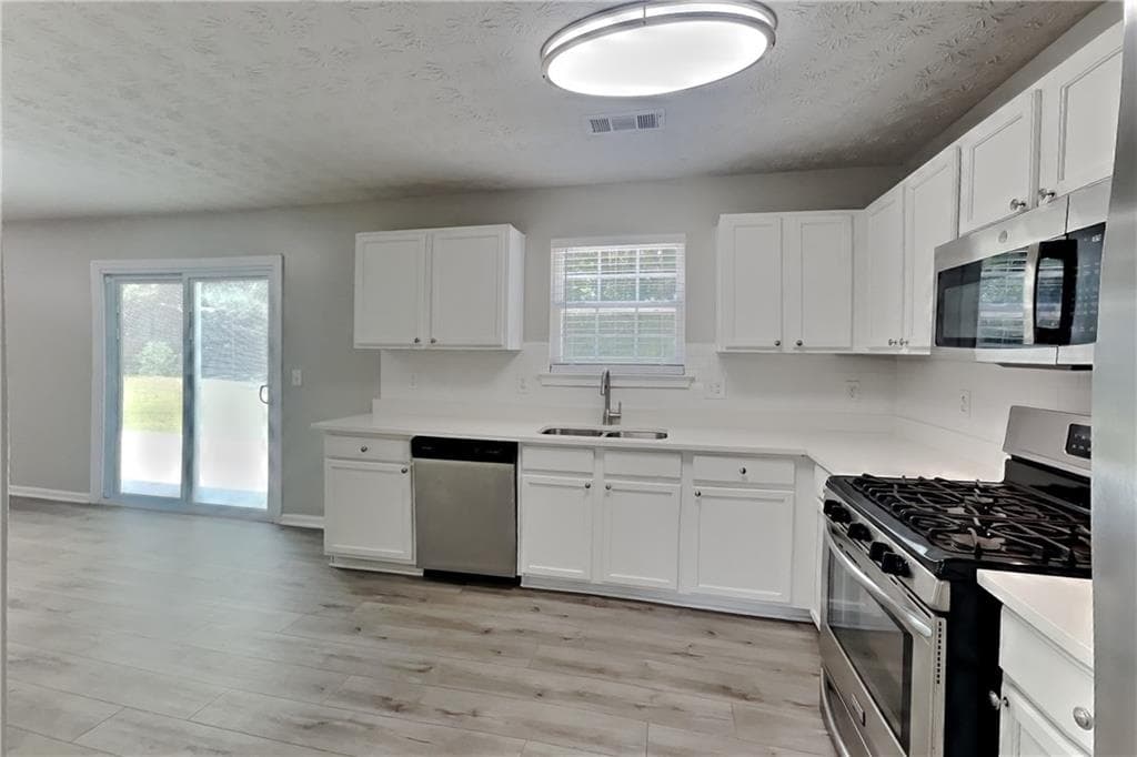 3 bedroom, 3 bathroom, 1,816 sq ft single family residence for rent at 3279 Deer Valley Drive, Acworth, GA 30101 for $2,125 a month — photo 4
