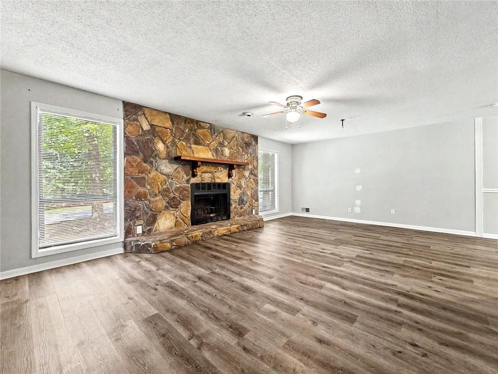 3 bedroom, 2 bathroom, 1,433 sq ft single family residence for sale at 3754 Lamar Way, Snellville, GA 30039 — photo 5