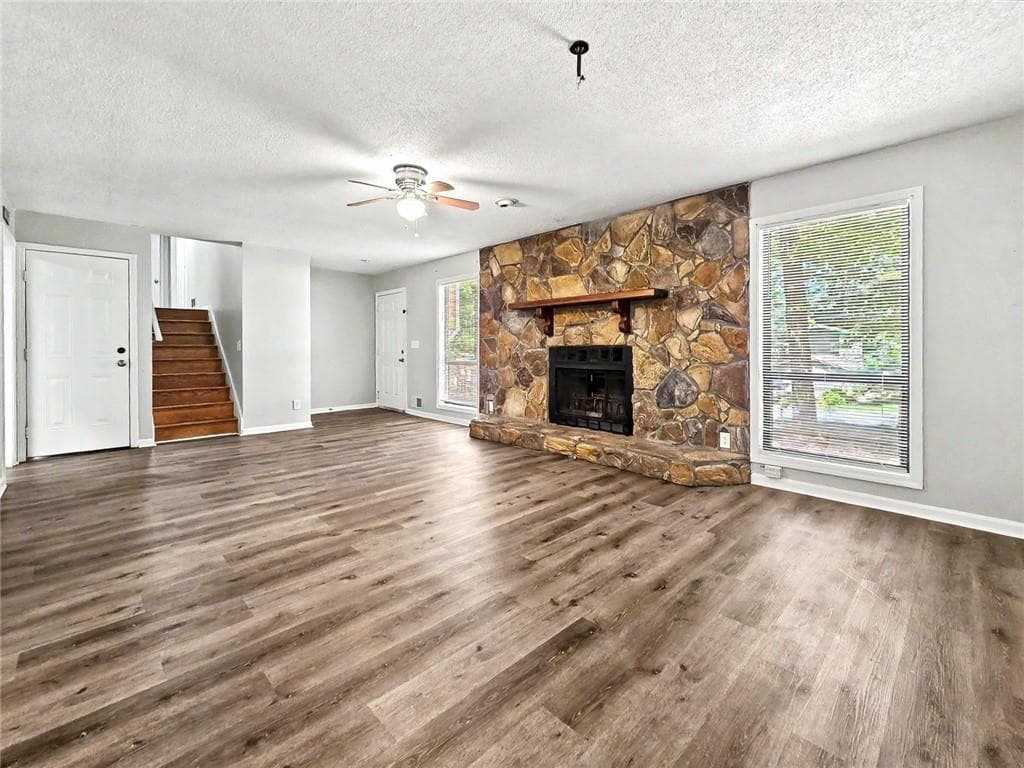 3 bedroom, 2 bathroom, 1,433 sq ft single family residence for sale at 3754 Lamar Way, Snellville, GA 30039 — photo 6