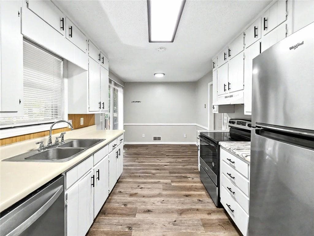 3 bedroom, 2 bathroom, 1,433 sq ft single family residence for sale at 3754 Lamar Way, Snellville, GA 30039 — photo 9
