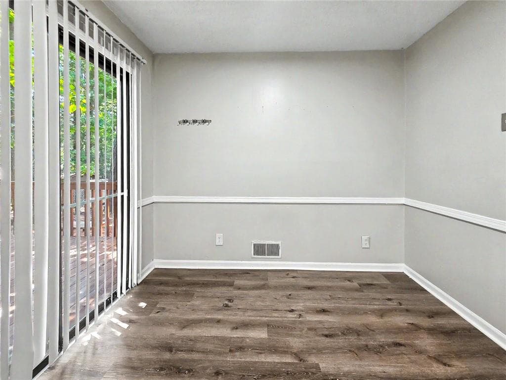 3 bedroom, 2 bathroom, 1,433 sq ft single family residence for sale at 3754 Lamar Way, Snellville, GA 30039 — photo 10