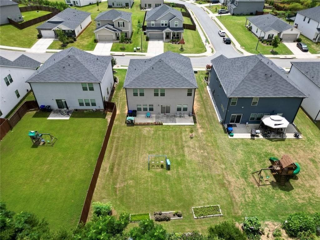 4 bedroom, 3 bathroom, 2,479 sq ft single family residence for sale at 4939 Dufour Drive, Lilburn, GA 30047 — photo 5