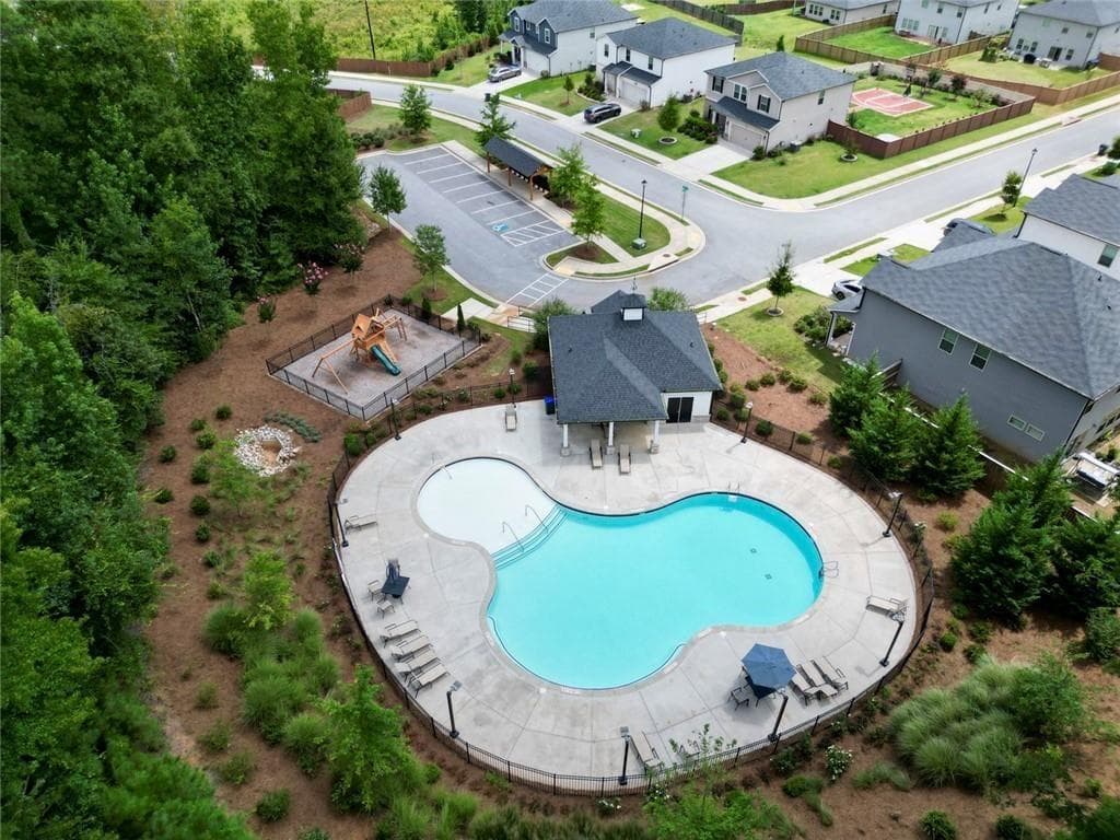 4 bedroom, 3 bathroom, 2,479 sq ft single family residence for sale at 4939 Dufour Drive, Lilburn, GA 30047 — photo 6