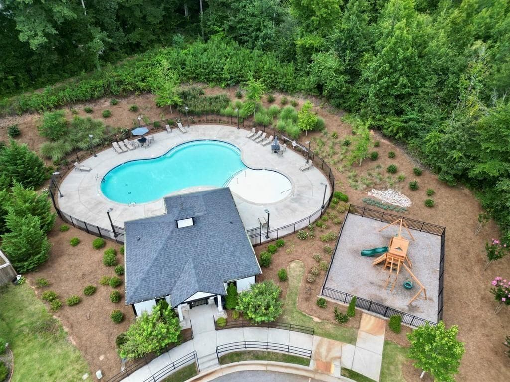4 bedroom, 3 bathroom, 2,479 sq ft single family residence for sale at 4939 Dufour Drive, Lilburn, GA 30047 — photo 7
