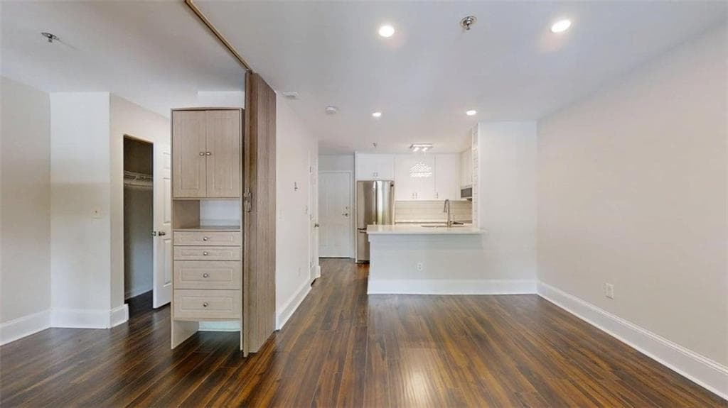 1 bedroom, 1 bathroom, 489 sq ft condominium for rent at 300 Johnson Ferry Road A206, Sandy Springs, GA 30328 for $1,464 a month — photo 3