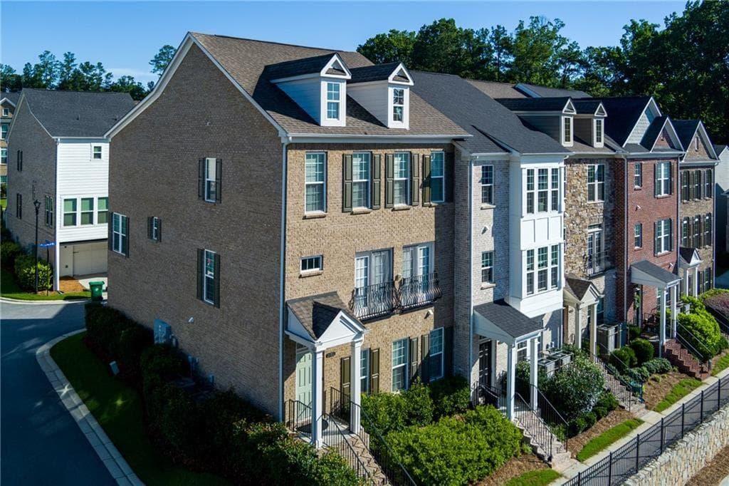 4 bedroom, 4 bathroom, 2,515 sq ft townhouse for sale at 2051 Falls Park Way, Decatur, GA 30033
