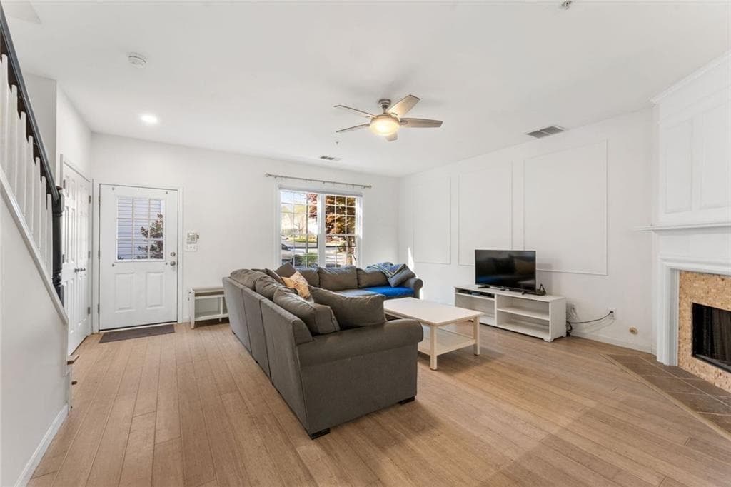 3 bedroom, 3 bathroom, 1,360 sq ft townhouse under contract at 1215 Whitestone Ridge, Alpharetta, GA 30005 — photo 6