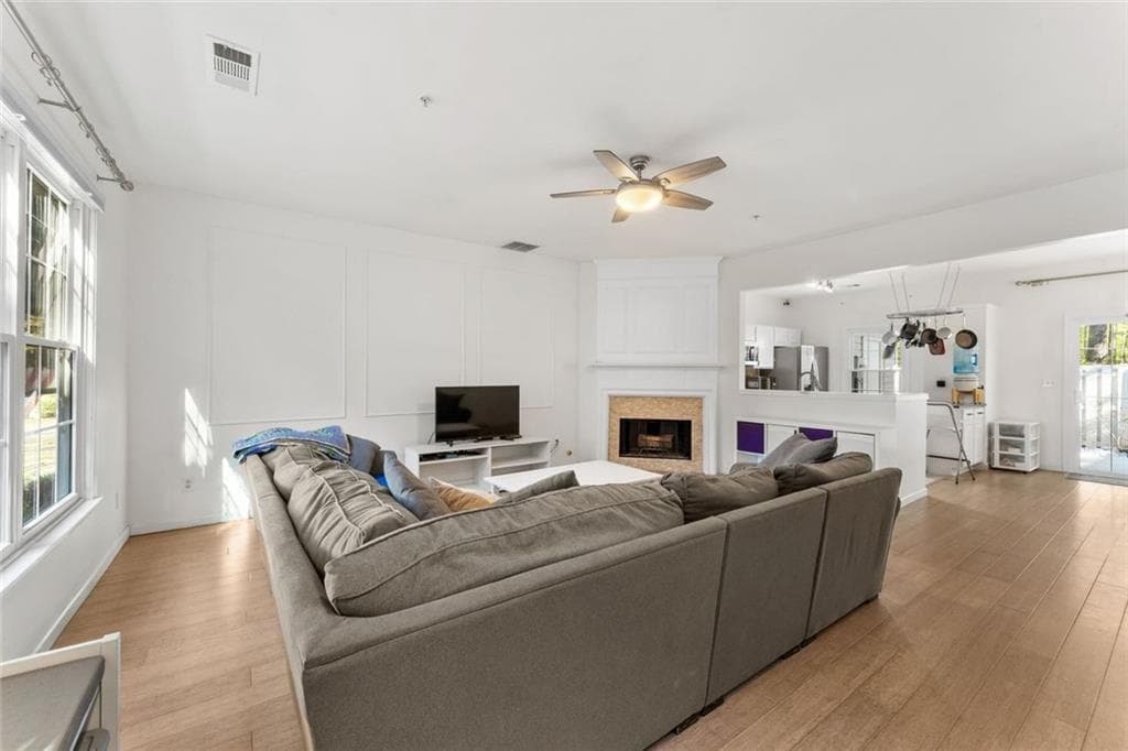 3 bedroom, 3 bathroom, 1,360 sq ft townhouse under contract at 1215 Whitestone Ridge, Alpharetta, GA 30005 — photo 7