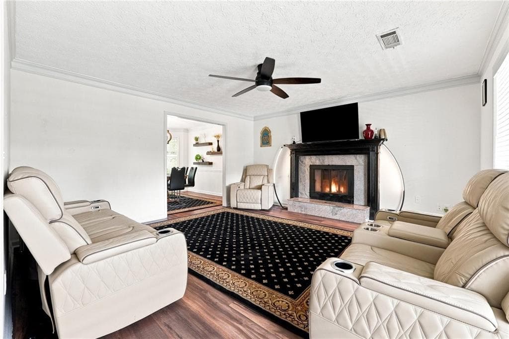 4 bedroom, 3 bathroom, 1,850 sq ft single family residence for sale at 932 Sugar Meadow Lane, Buford, GA 30518 — photo 7