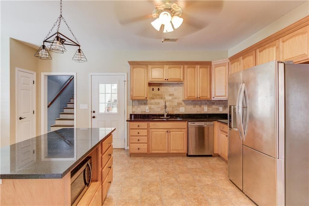 4 bedroom, 3 bathroom, 2,283 sq ft single family residence for sale at 706 Crowell Road, Covington, GA 30014 — photo 7