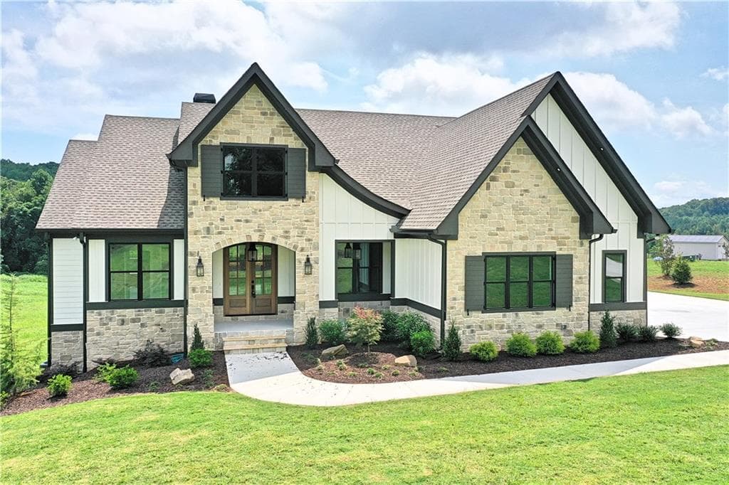 5 bedroom, 4 bathroom, 3,435 sq ft single family residence under contract at 810 North Hampton Way, Monroe, GA 30656