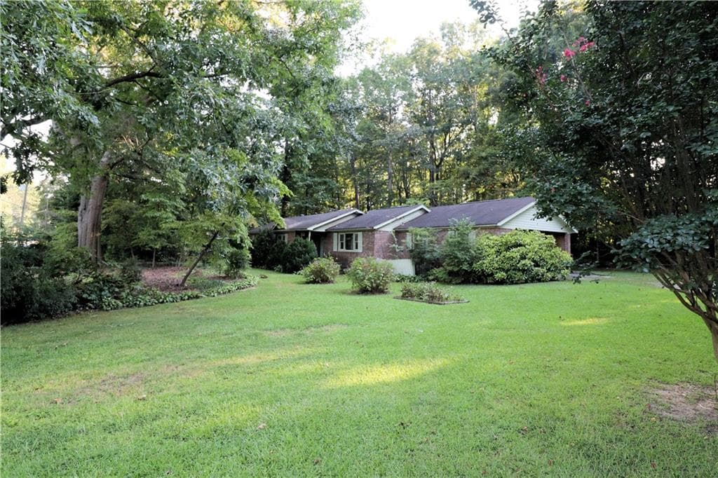 3 bedroom, 2 bathroom, 1,520 sq ft single family residence for sale at 3326 New Macland Road, Powder Springs, GA 30127 — photo 3