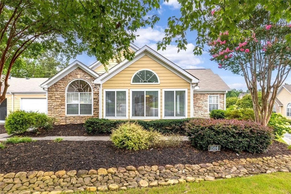 2 bedroom, 2 bathroom, 1,397 sq ft condominium for sale at 2191 Rockbridge Road 1504, Stone Mountain, GA 30087 — photo 1 of 33