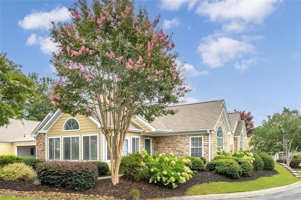 2 bedroom, 2 bathroom, 1,397 sq ft condominium for sale at 2191 Rockbridge Road 1504, Stone Mountain, GA 30087 — photo 2