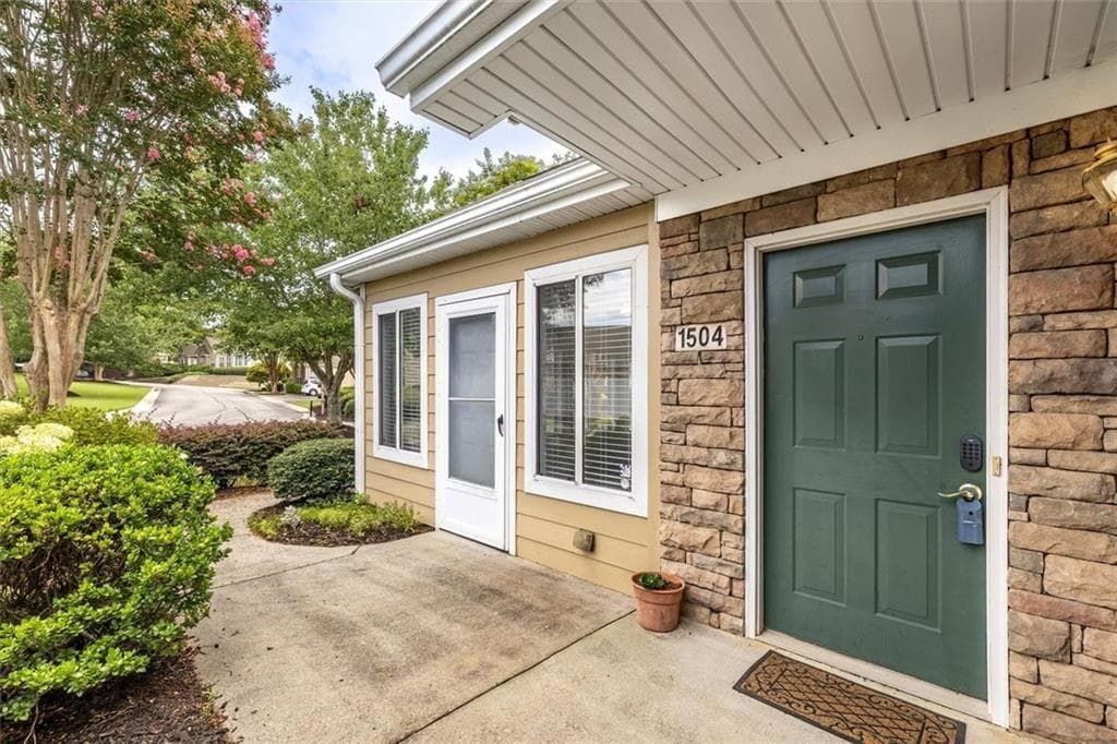 2 bedroom, 2 bathroom, 1,397 sq ft condominium for sale at 2191 Rockbridge Road 1504, Stone Mountain, GA 30087 — photo 6