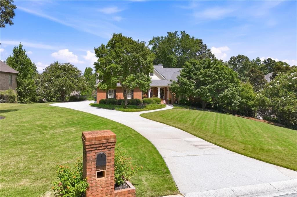 3 bedroom, 4 bathroom, 3,263 sq ft single family residence for sale at 4611 Chartwell Chase Court, Flowery Branch, GA 30542 — photo 3