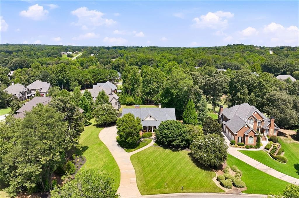 3 bedroom, 4 bathroom, 3,263 sq ft single family residence for sale at 4611 Chartwell Chase Court, Flowery Branch, GA 30542 — photo 4