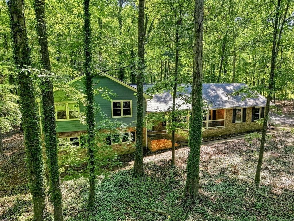 3 bedroom, 2 bathroom, 1,842 sq ft single family residence for sale at 1050 Skyline Drive, Covington, GA 30014
