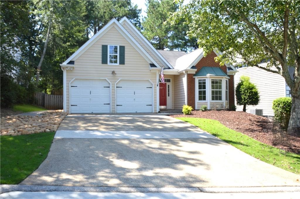 3 bedroom, 2 bathroom, 1,553 sq ft single family residence for rent at 2021 Crestview Way, Woodstock, GA 30188 for $2,400 a month — photo 1 of 40