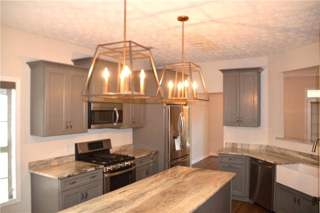 3 bedroom, 2 bathroom, 1,553 sq ft single family residence for rent at 2021 Crestview Way, Woodstock, GA 30188 for $2,400 a month — photo 3