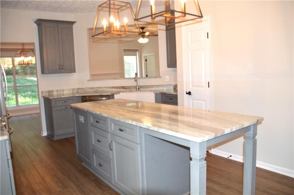 3 bedroom, 2 bathroom, 1,553 sq ft single family residence for rent at 2021 Crestview Way, Woodstock, GA 30188 for $2,400 a month — photo 5