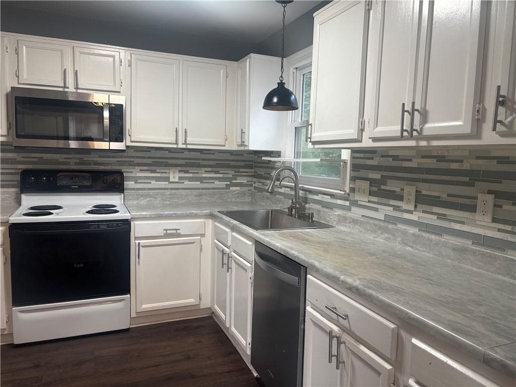 4 bedroom, 3 bathroom, 2,260 sq ft single family residence for rent at 280 Braxton Place, Tucker, GA 30084 for $3,000 a month — photo 4