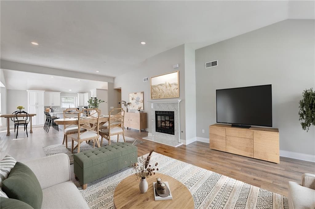 3 bedroom, 2 bathroom, 1,640 sq ft single family residence for sale at 10525 Willow Meadow Circle, Johns Creek, GA 30022 — photo 5