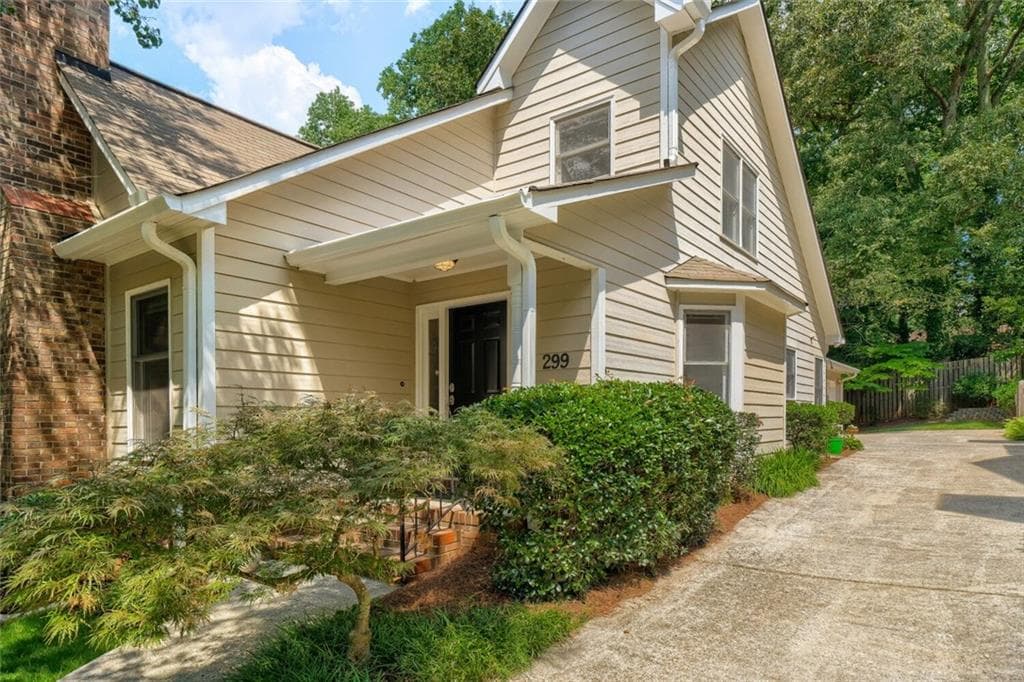 3 bedroom, 3 bathroom, 1,610 sq ft single family residence for sale at 299 Somerlane Place, Avondale Estates, GA 30002 — photo 2