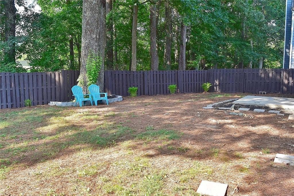 3 bedroom, 3 bathroom, 1,494 sq ft single family residence under contract at 6229 Marbut Farms Lane, Lithonia, GA 30058 — photo 3