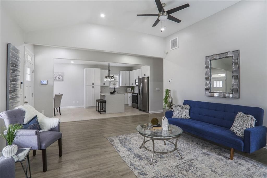 4 bedroom, 2 bathroom, 1,755 sq ft single family residence for sale at 652 Hugh Street, Atlanta, GA 30310 — photo 3