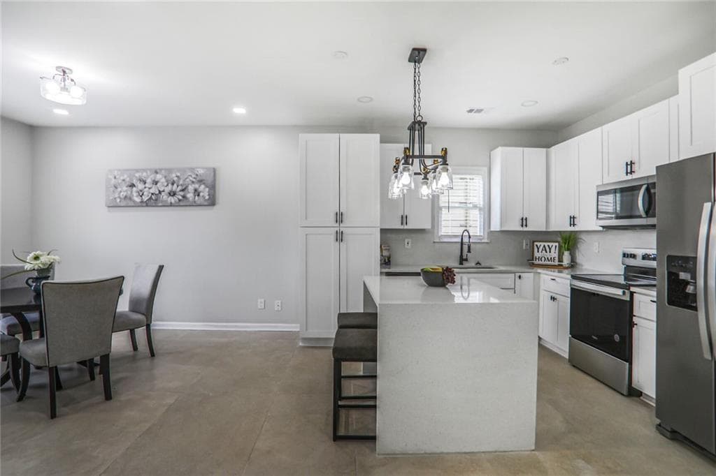 4 bedroom, 2 bathroom, 1,755 sq ft single family residence for sale at 652 Hugh Street, Atlanta, GA 30310 — photo 6