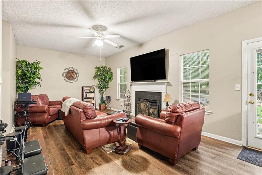3 bedroom, 3 bathroom, 2,025 sq ft single family residence for sale at 105 Ashtonbrook Drive, Mcdonough, GA 30252 — photo 4