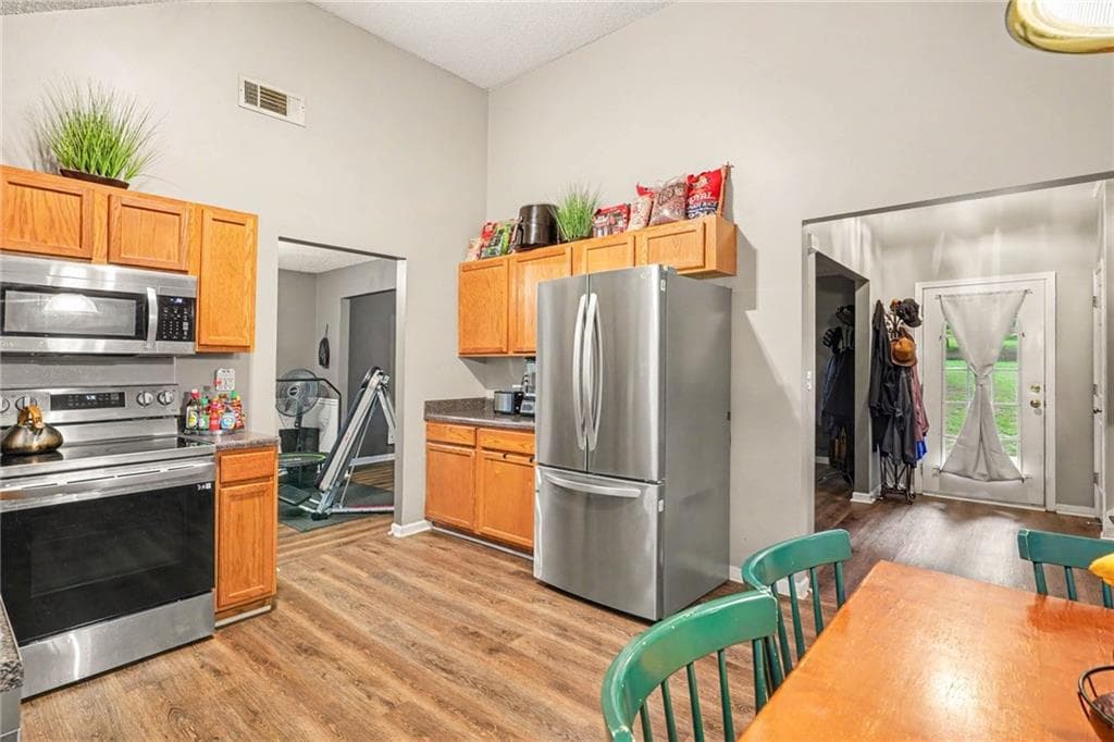 3 bedroom, 3 bathroom, 2,025 sq ft single family residence for sale at 105 Ashtonbrook Drive, Mcdonough, GA 30252 — photo 10