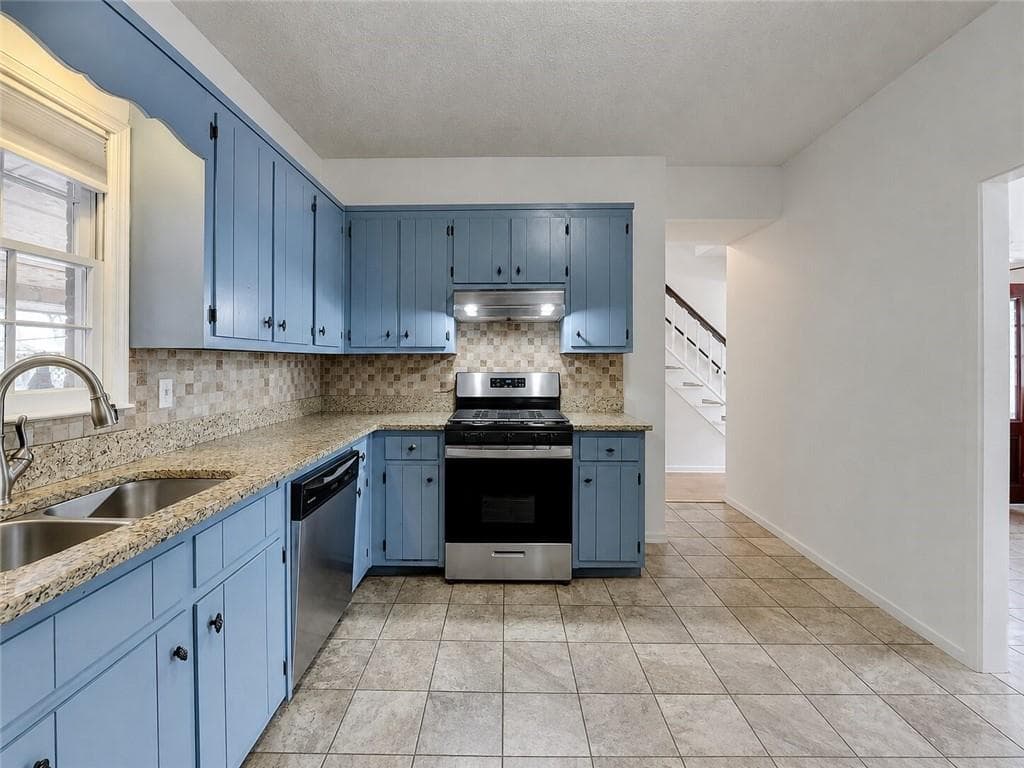 3 bedroom, 3 bathroom, 2,063 sq ft single family residence for sale at 161 Muddy River Road, Lawrenceville, GA 30043 — photo 8