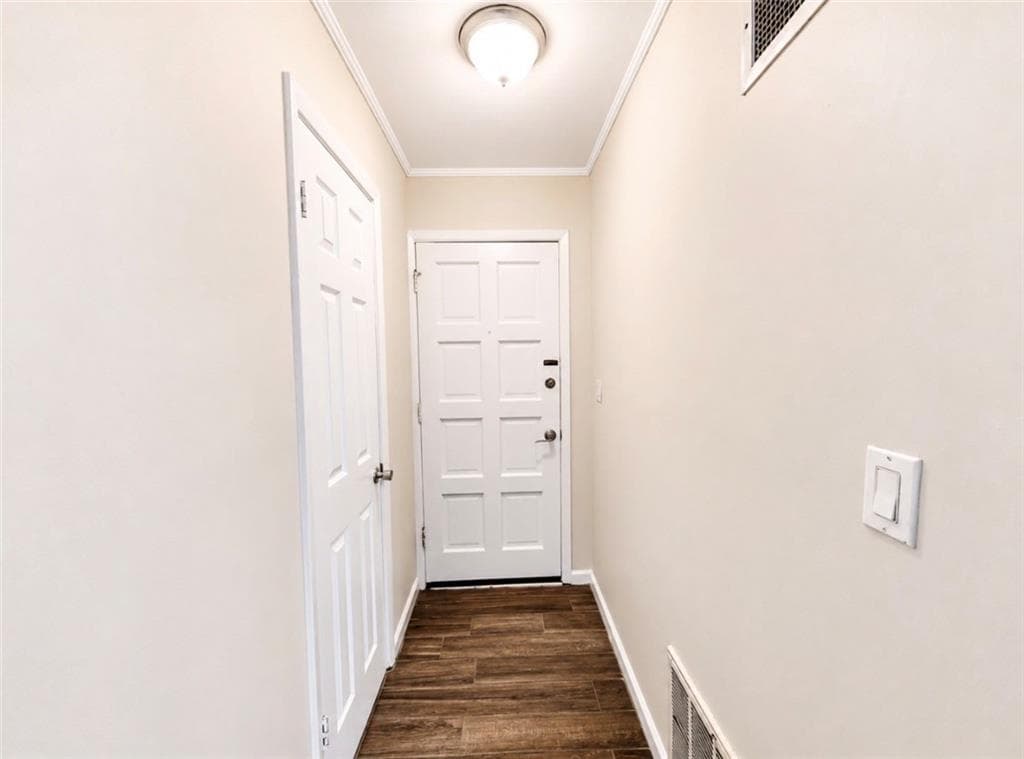 2 bedroom, 2 bathroom, 1,092 sq ft condominium for sale at 2545 Bradford Square, Atlanta, GA 30345 — photo 3