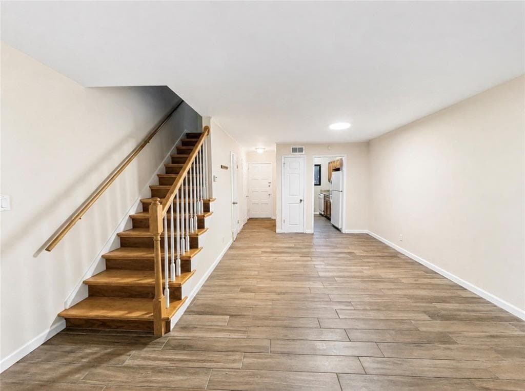 2 bedroom, 2 bathroom, 1,092 sq ft condominium for sale at 2545 Bradford Square, Atlanta, GA 30345 — photo 7