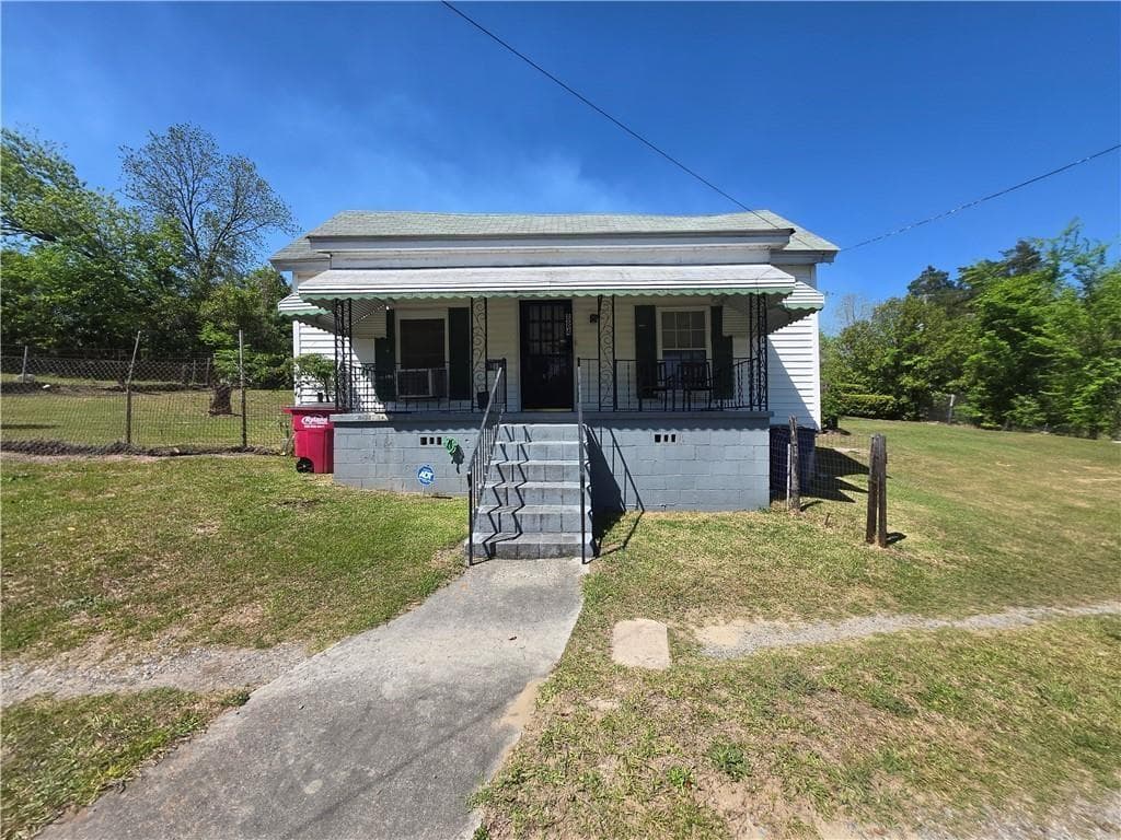 2 bedroom, 1 bathroom, 864 sq ft single family residence for sale at 884 Cowan, Macon, GA 31217 — photo 2