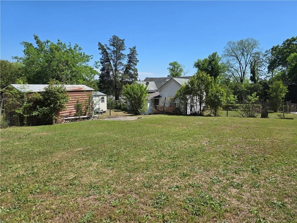 2 bedroom, 1 bathroom, 864 sq ft single family residence for sale at 884 Cowan, Macon, GA 31217 — photo 6