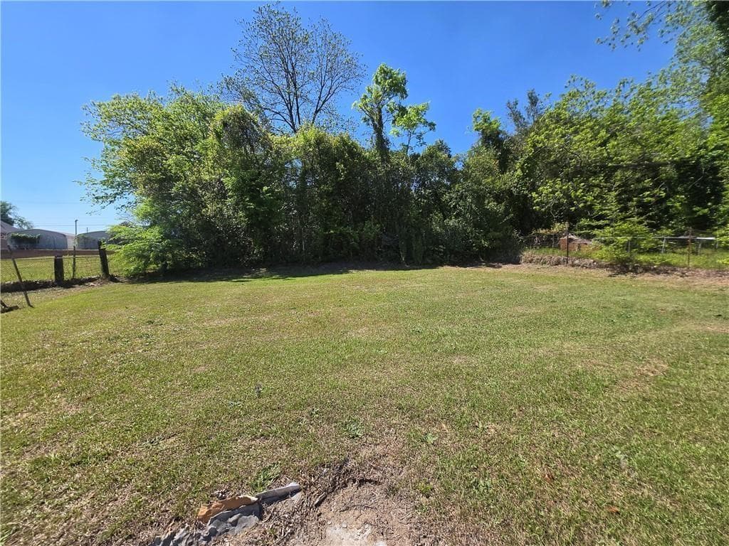 2 bedroom, 1 bathroom, 864 sq ft single family residence for sale at 884 Cowan, Macon, GA 31217 — photo 7