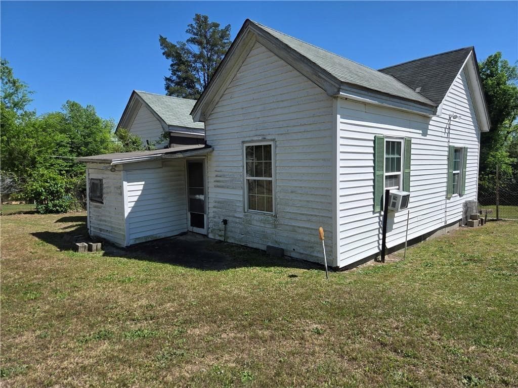 2 bedroom, 1 bathroom, 864 sq ft single family residence for sale at 884 Cowan, Macon, GA 31217 — photo 10