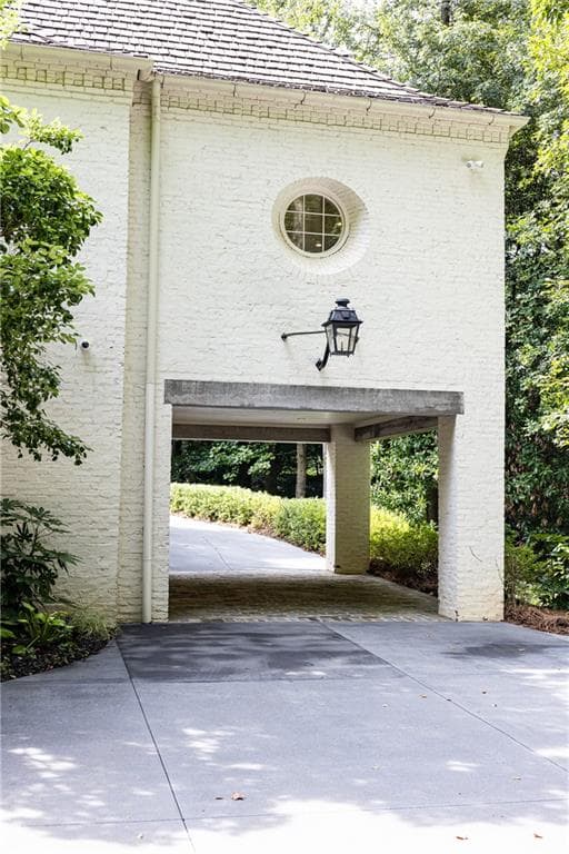 4 bedroom, 7 bathroom, 5,497 sq ft single family residence for sale at 300 Blackland Road, Atlanta, GA 30342 — photo 4