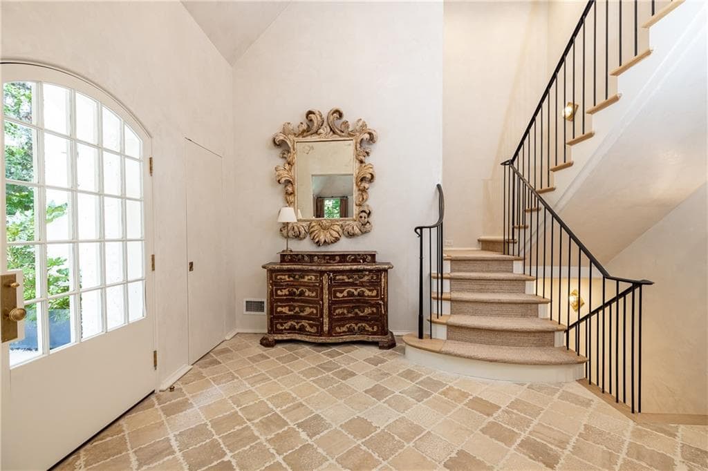 4 bedroom, 7 bathroom, 5,497 sq ft single family residence for sale at 300 Blackland Road, Atlanta, GA 30342 — photo 7
