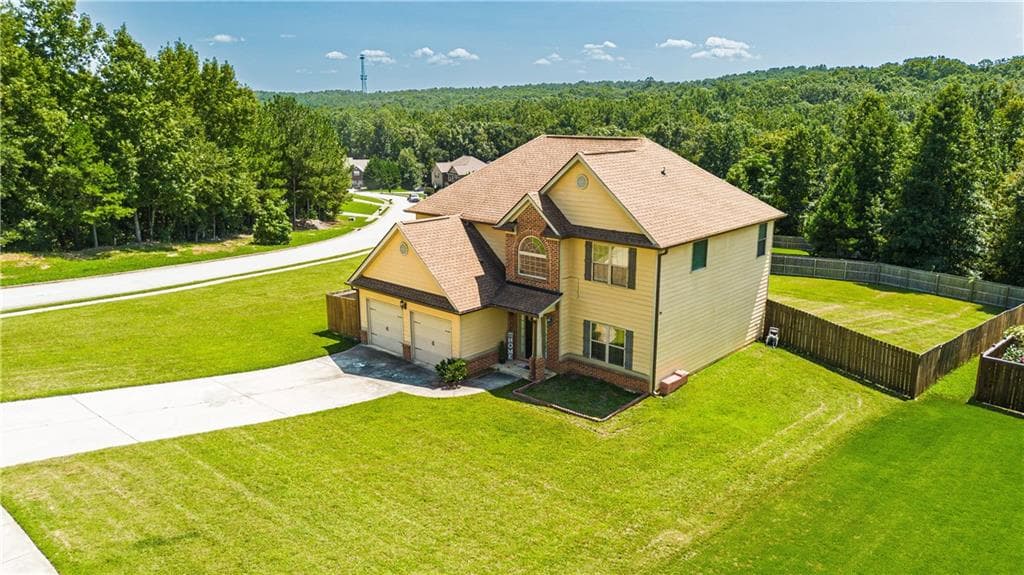 3 bedroom, 3 bathroom, 2,216 sq ft single family residence for sale at 2784 Oakmont Way, Monroe, GA 30656 — photo 2