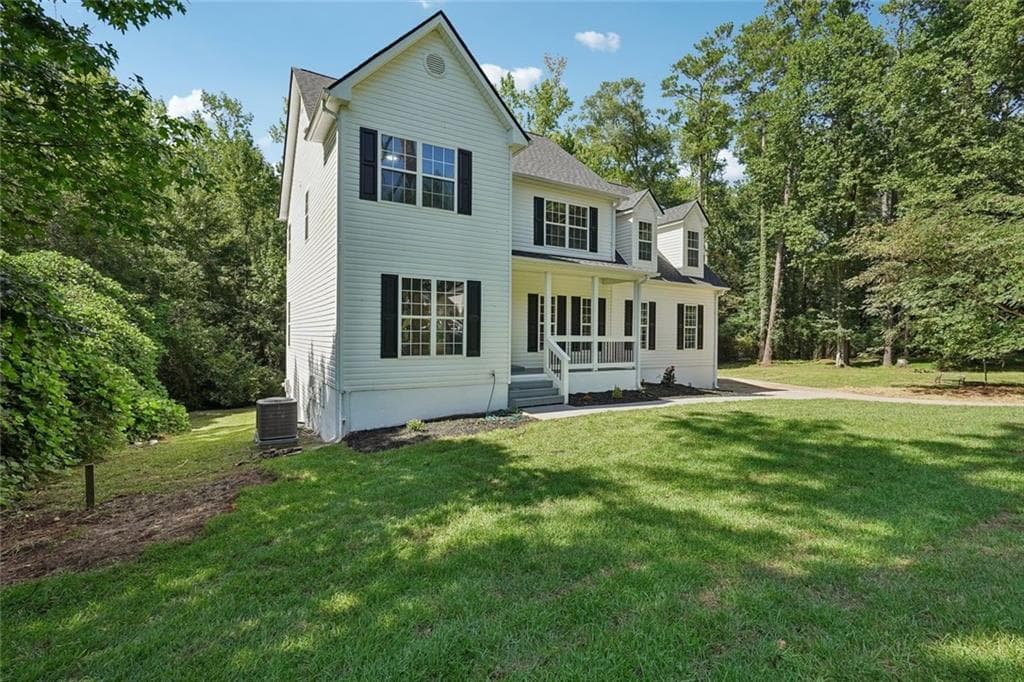 4 bedroom, 3 bathroom, 2,716 sq ft single family residence for sale at 161 Lake Ridge Drive, Newnan, GA 30263 — photo 3