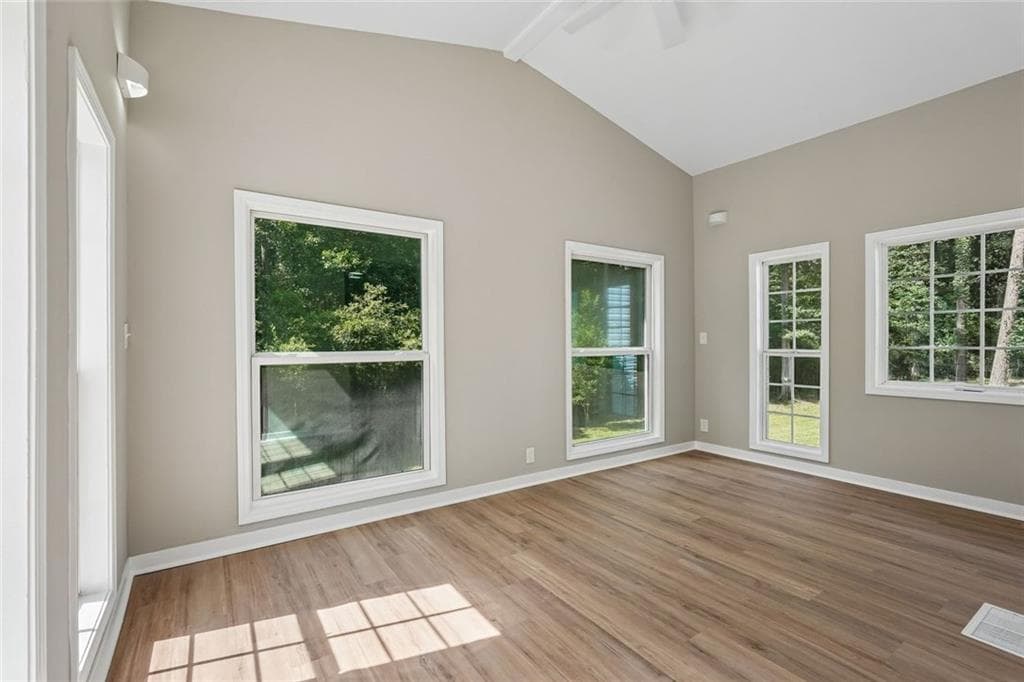 4 bedroom, 3 bathroom, 2,716 sq ft single family residence for sale at 161 Lake Ridge Drive, Newnan, GA 30263 — photo 5