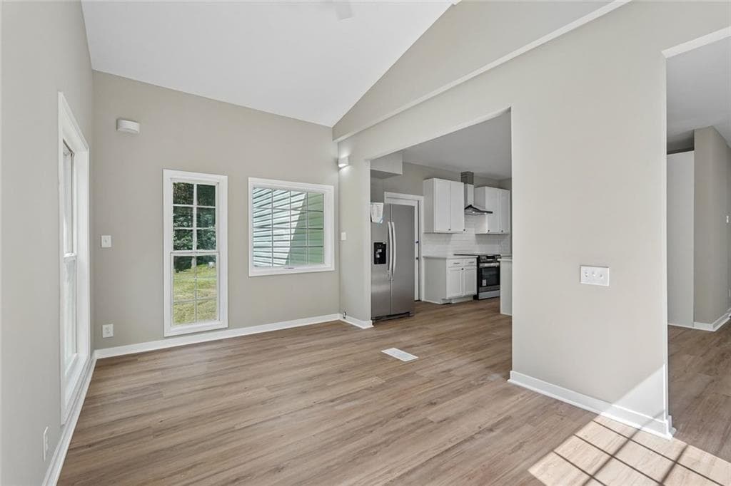 4 bedroom, 3 bathroom, 2,716 sq ft single family residence for sale at 161 Lake Ridge Drive, Newnan, GA 30263 — photo 7
