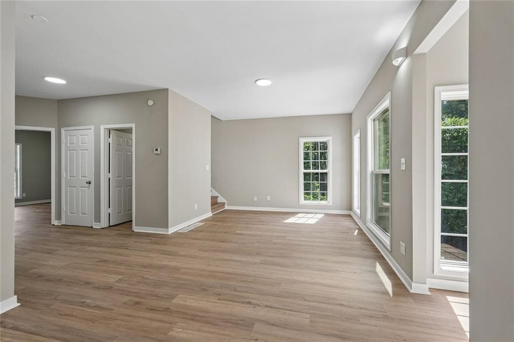 4 bedroom, 3 bathroom, 2,716 sq ft single family residence for sale at 161 Lake Ridge Drive, Newnan, GA 30263 — photo 9