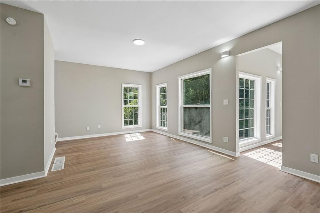 4 bedroom, 3 bathroom, 2,716 sq ft single family residence for sale at 161 Lake Ridge Drive, Newnan, GA 30263 — photo 10
